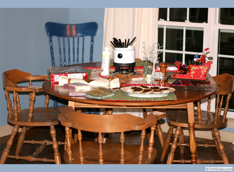 Christmas eve dining tablel treats